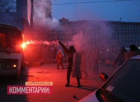 Крещенское противостояние: «Беркут», пылающие автобусы, водометы и гранаты (ВИДЕО)