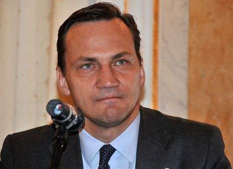МИД Польши призывает власть и протестующих не накалять обстановку