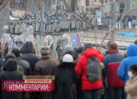 Милиция разрушила катапульту и разобрала одну из баррикад митингующих