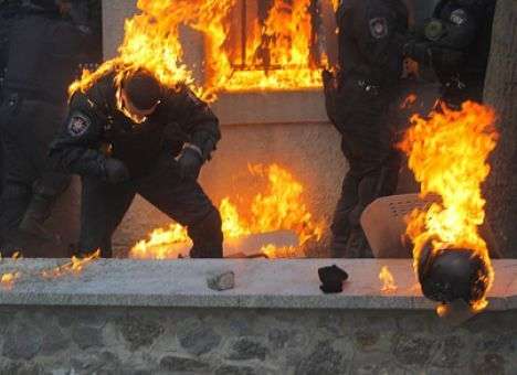 В МВД насчитали около 120 раненых милиционеров (ФОТО, ВИДЕО)