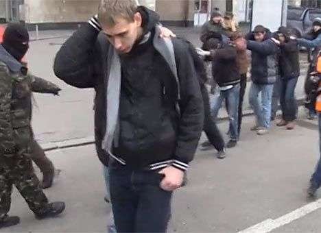 «Титушки» публично извинились перед киевлянами за ночные нападения (ВИДЕО)