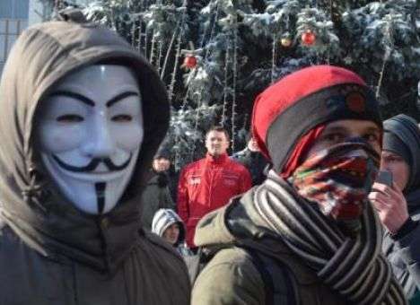 Жители Ровно захватили здание ОГА и требуют отставки губернатора (ФОТО, ВИДЕО)