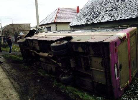 На Закарпатье в тройное ДТП попал пассажирский автобус (ФОТО)