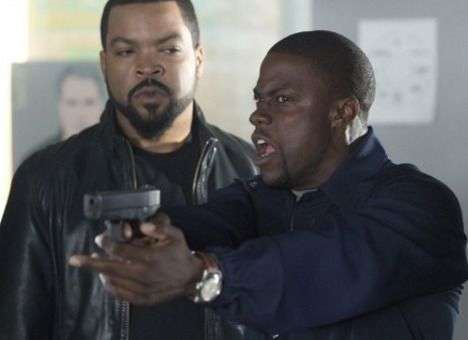 Комедия про полицейских удержала лидерство в прокате США