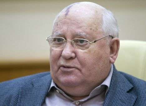 Горбачев призывает украинскую власть прекратить беспорядки мирным путем