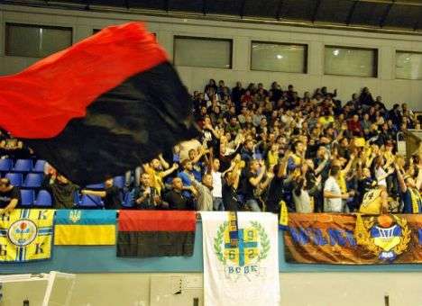 Фанаты «Будивельника» решили «не поддерживать голосом любимую команду»