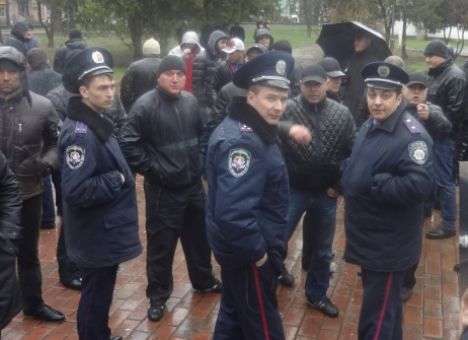 В Крыму «титушки» на глазах у милиции напали на журналиста (ФОТО, ВИДЕО)