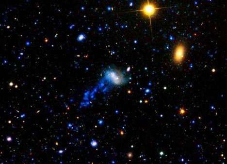 Астрономы засняли «галактику-медузу»