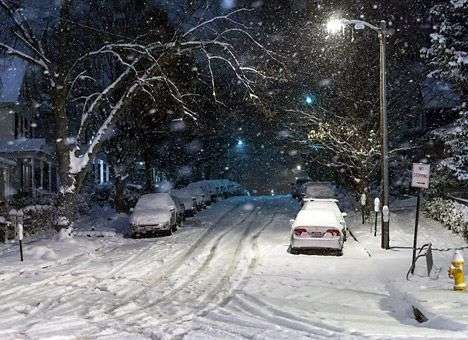 Снежная буря парализовала часть США. В шести штатах введено ЧП