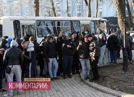 Молодые «регионалы» вербуют «титушек» для давления на Майдан, — УДАР