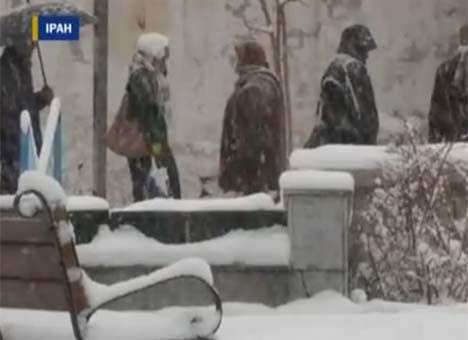 Иран впервые за 50 лет замело снегом (ВИДЕО)