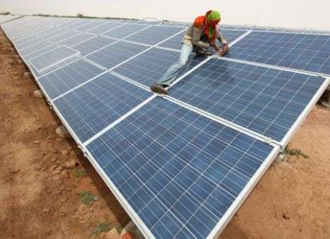 Индия строит самую большую солнечную электростанцию