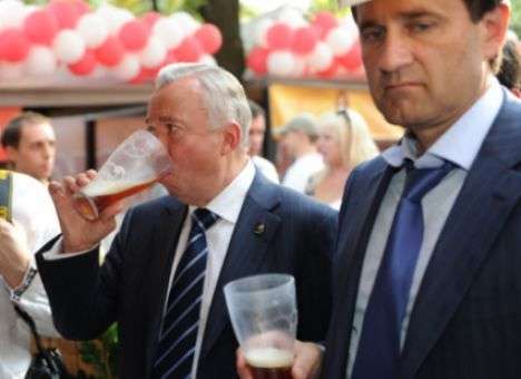 В Донецке мэр и губернатор разругались из-за Дня водки