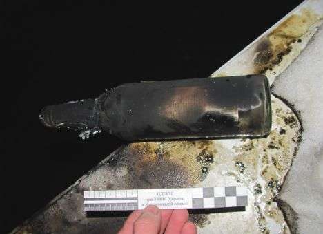 В Хмельницком в окно местного телеканала бросили «коктейль Молотова»