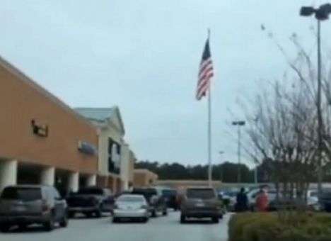 В супермаркете в США подстрелили двоих человек