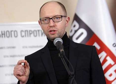 Яценюк заявляет, что оппозиция едина в вопросе возврата к Конституции 2004 года