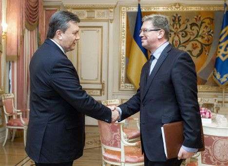 Фюле говорит, что Евросоюз готов ускориться с помощью Украине