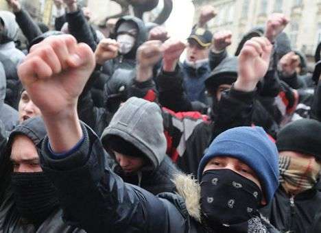 Возле Рады произошла потасовка между «титушками» и «майдановцами»