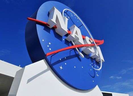 НАСА создаст роботов для ремонта и дозаправки спутников