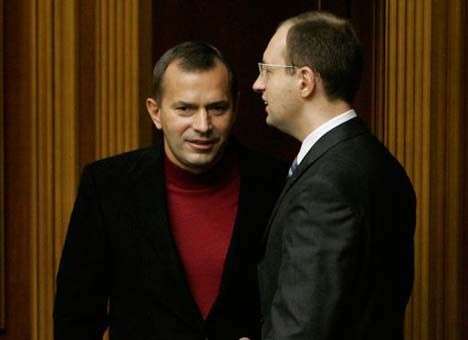 Клюев проводит встречу с Яценюком, — Герман