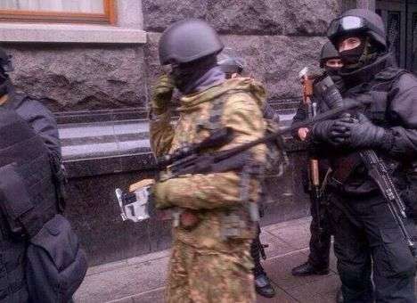 На Майдане снайперы расстреливают людей. Тела сносят к отелю «Козацкий» (ФОТО, ВИДЕО)