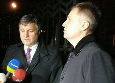 Аваков с Наливайченко в Крыму не захотели говорить о Януковиче