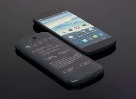 Yota представляет второе поколение смартфона с двумя экранами