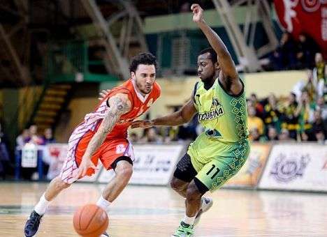 Из украинских клубов массово уезжают иностранцы