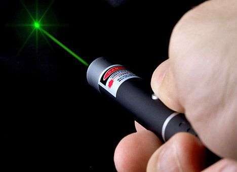 Два самолета ослепили лазером в США