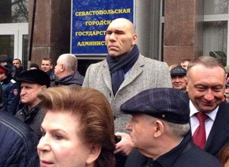 В Крым приехали мэр Москвы и боксер Валуев