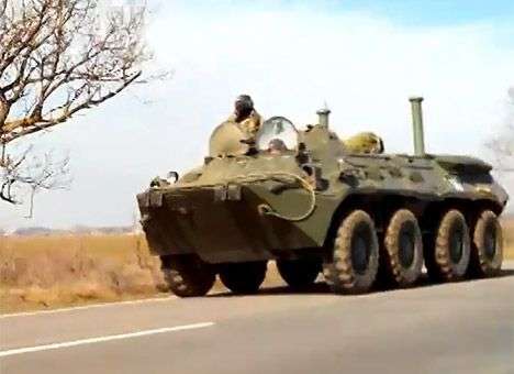 Российские БТРы разъезжают по Херсонской области (ВИДЕО)