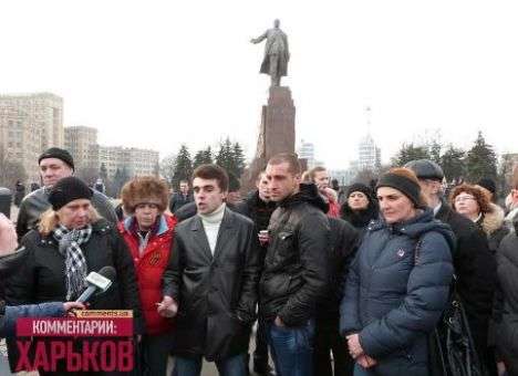В Харькове пикетчики пошли к губернатору требовать федерализации