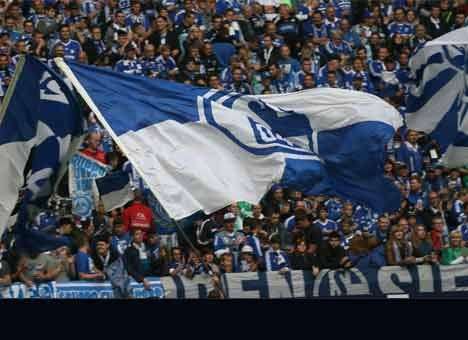 Фанаты «Шальке» против визита Путина