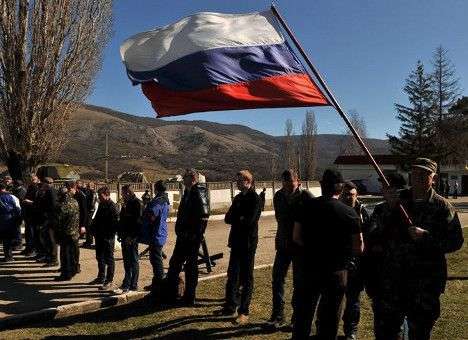 Крымчан агитируют голосовать за вхождение полуострова в состав РФ (ФОТО)