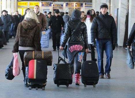 Количество украинцев, выезжающих в Россию, уменьшается