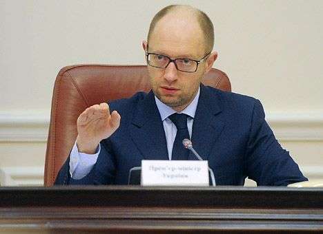 Яценюк хочет обложить налогом депозиты от 50 тыс. гривен