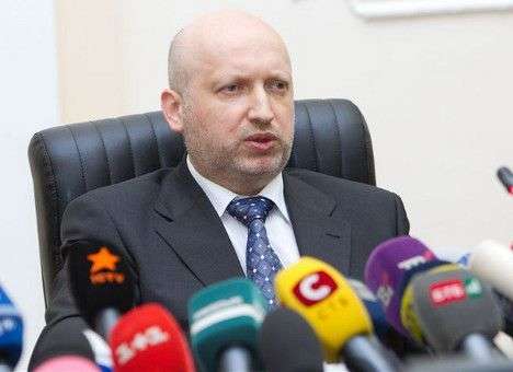 Турчинов пригрозил Крыму техническими и технологическими мерами