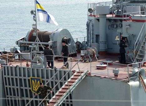 Украинские моряки пытаются вырваться из Крыма