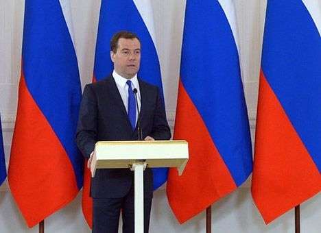 Медведев готов на международные переговоры ради снабжения Крыма