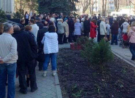 В Симферополе приостановлен прием документов на паспорта РФ