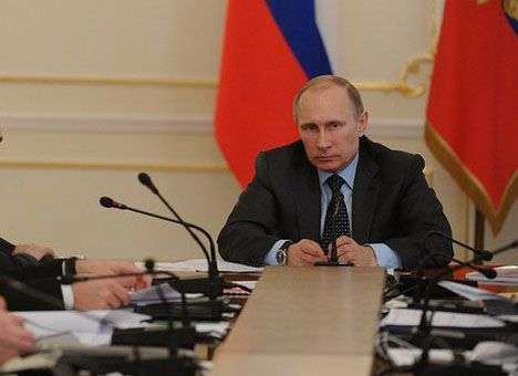 Путин поднял в разы зарплаты главам ПФ и Фонда соцстрахования