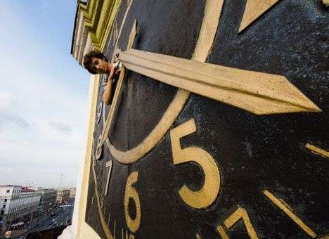 Россия к лету может заставить крымчан снова менять время