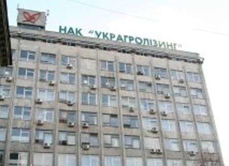 Офис «Украгролизинга» пытаются захватить неизвестные в зеленой одежде