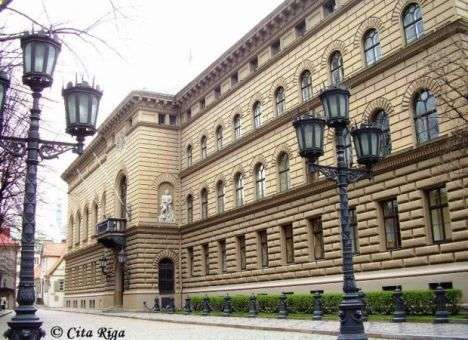 Неизвестные ограбили членов президиума Сейма Латвии