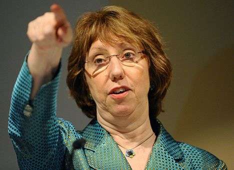 Эштон: ЕС ждет отвода российских войск от границ Украины