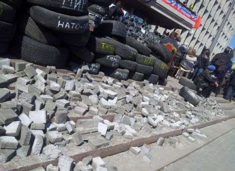 Милиция ушла от Донецкой ОГА — здание оставили сепаратистам