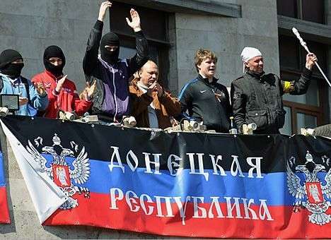 Воинские части в Крыму и админздания на востоке захватывали одни и те же люди, — Минобороны