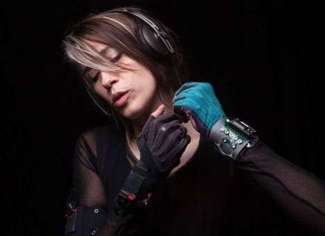 Электронная перчатка превратит жесты в музыку