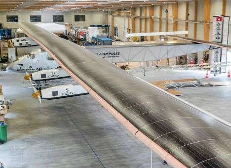 Самолет на солнечных батареях совершит кругосветный перелет