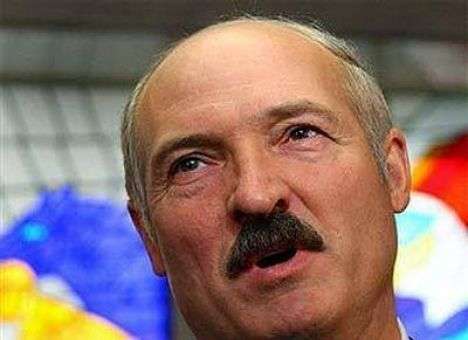 Лукашенко: Турчинов легитимный и. о. президента Украины